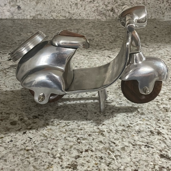 Metal & Wood Scooter - Picture 3 of 16